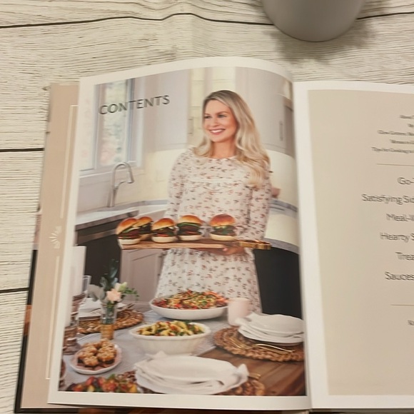 NEW - The Oh She Glows Dinner Cookbook​​ - Picture 3 of 4